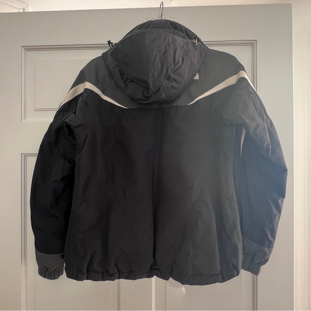 The North Face Women HyVent Black and Gray Jacket - Picture 9 of 10